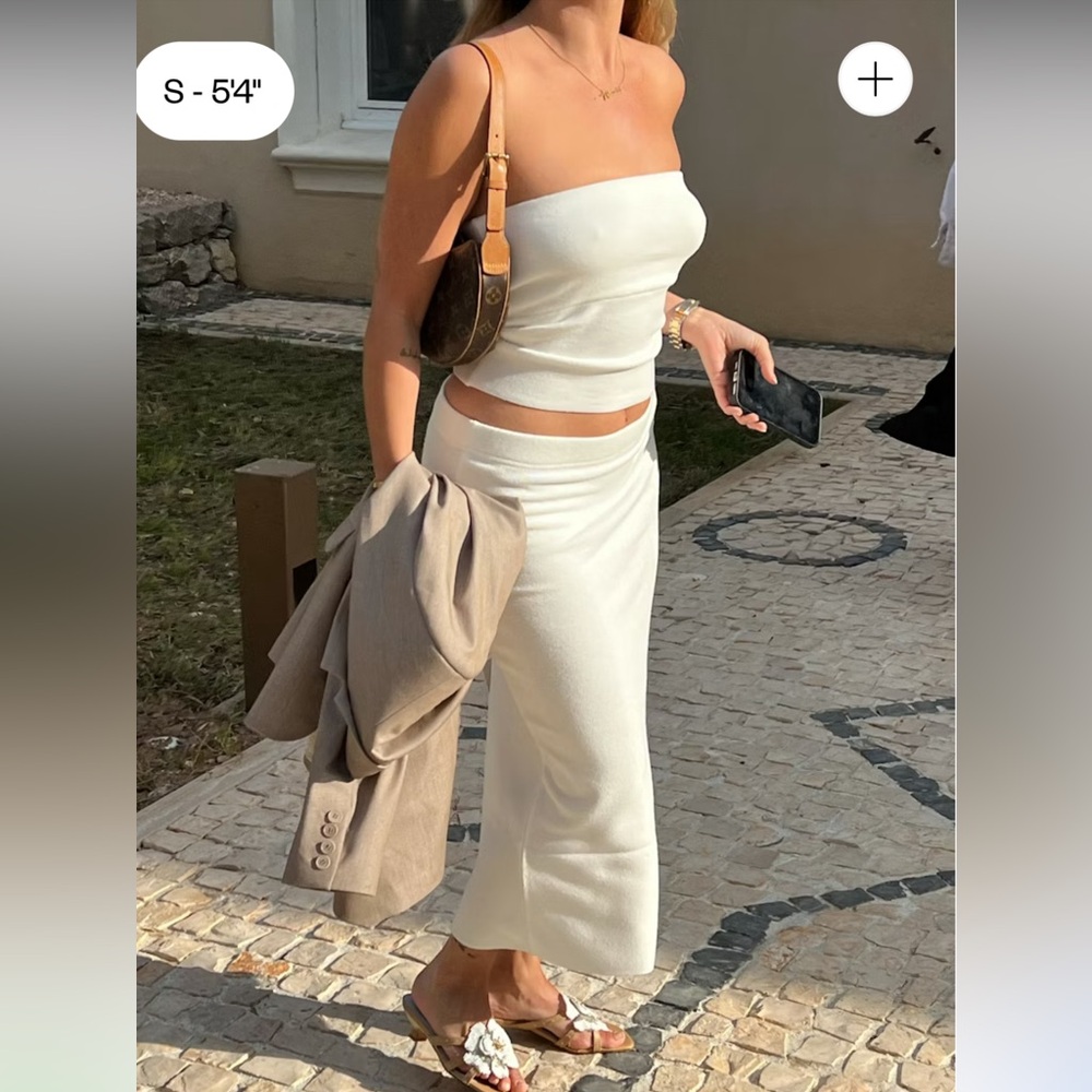 Djerf Avenue Midi Tube Skirt in Sugar